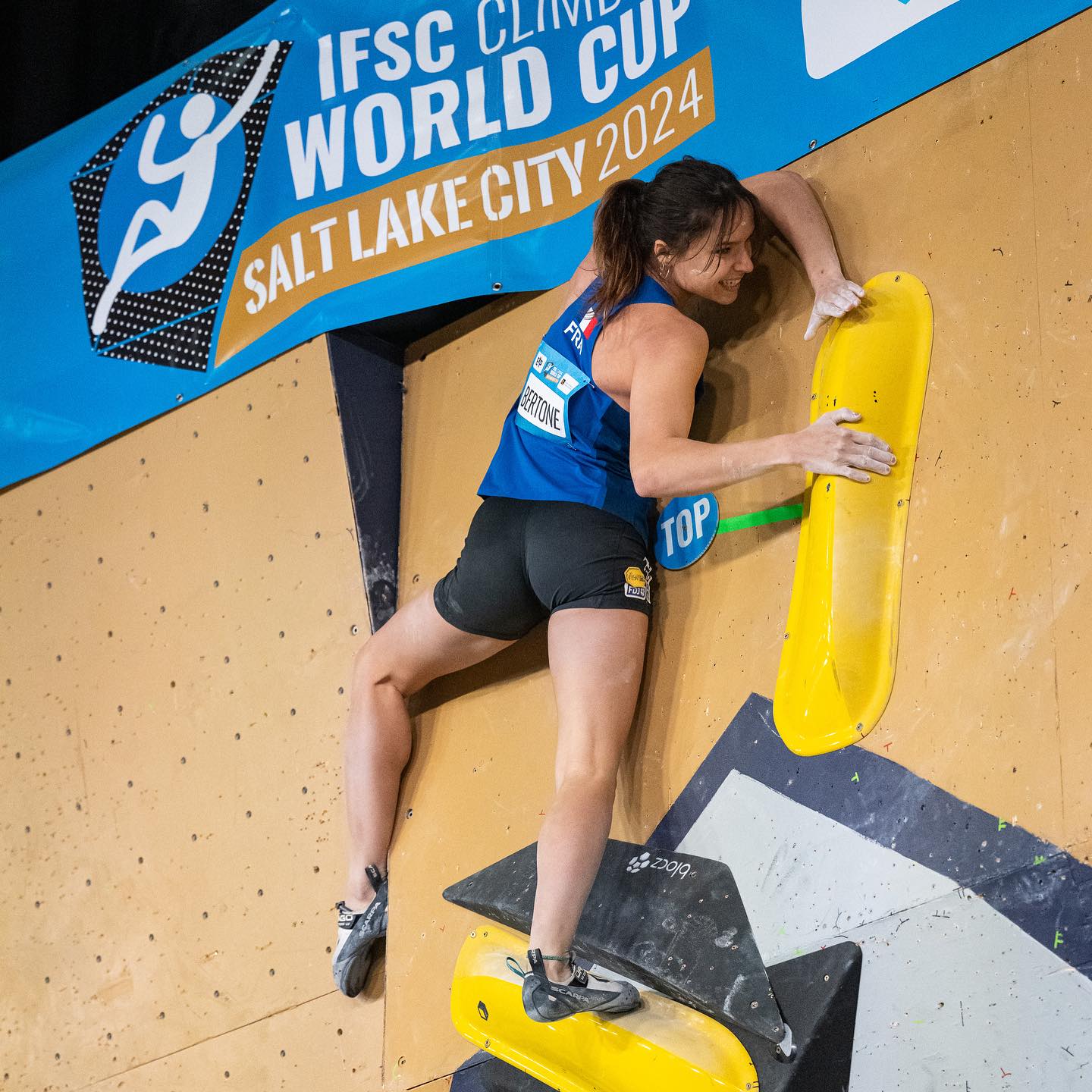 Oriane BERTONE au départ de la Coupe du Monde de bloc à Salt Lake City