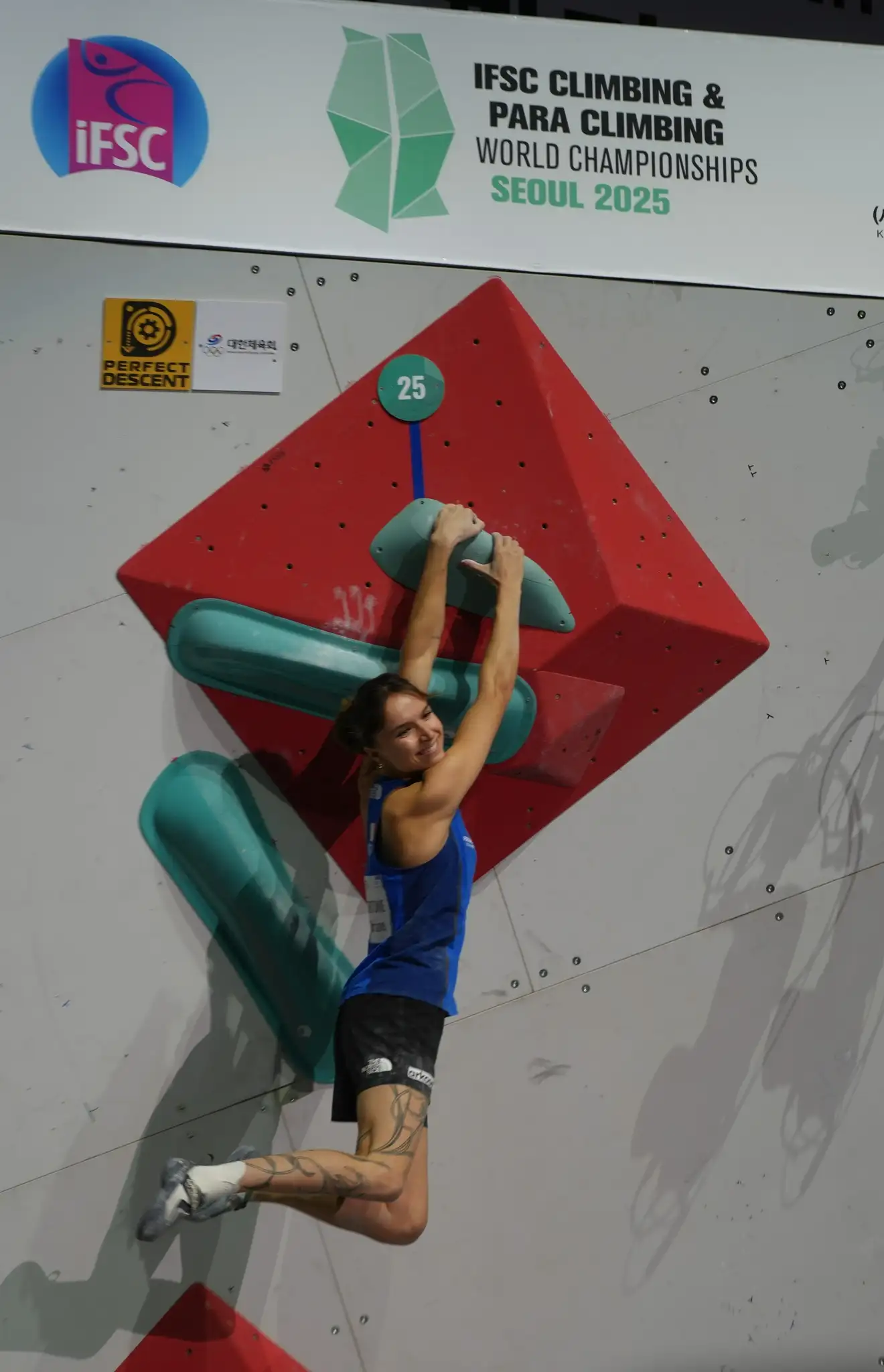 Oriane BERTONE vice Championne du Monde de bloc 2025 !