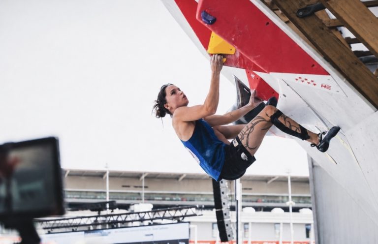 Oriane BERTONE Championne d’Europe de bloc !